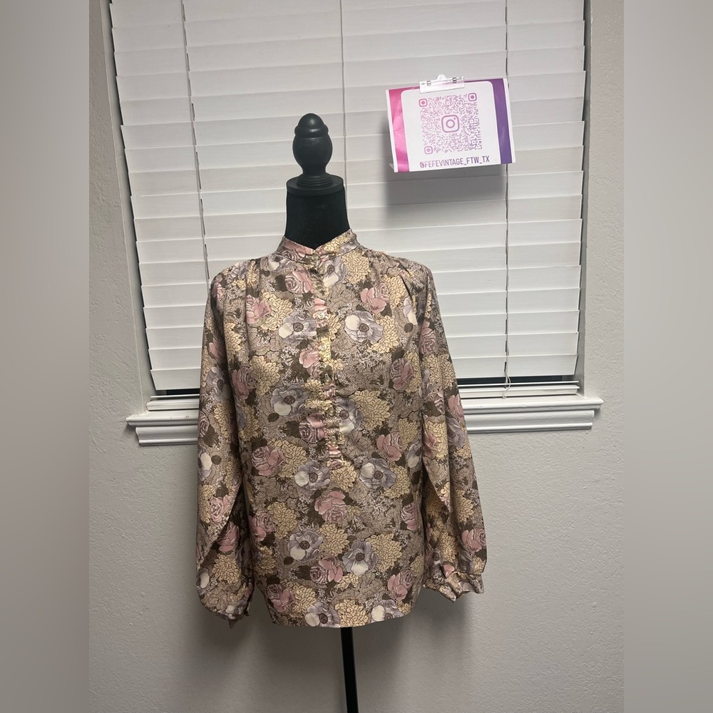 Vintage 1960’s size 14 Floral Print Womens long sleeve Blouse